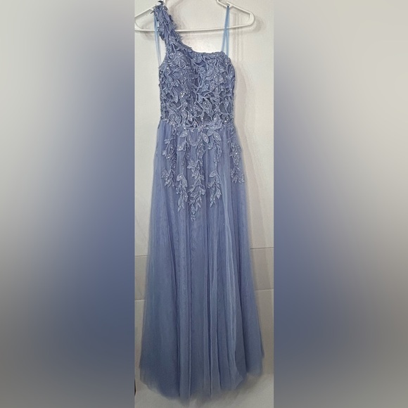 NWT (0) Light Periwinkle Juniors Womens embroidered asymmetrical Evening Dress - Picture 5 of 10